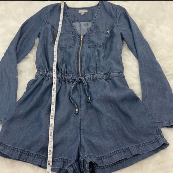 NWOT Guess Jean romper XS - Picture 3 of 8